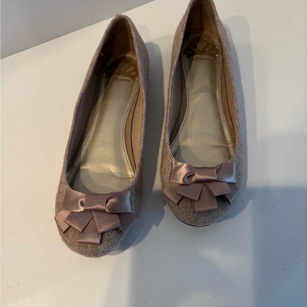 Fergalicious Tan and Pink Flats with Elegant Bow